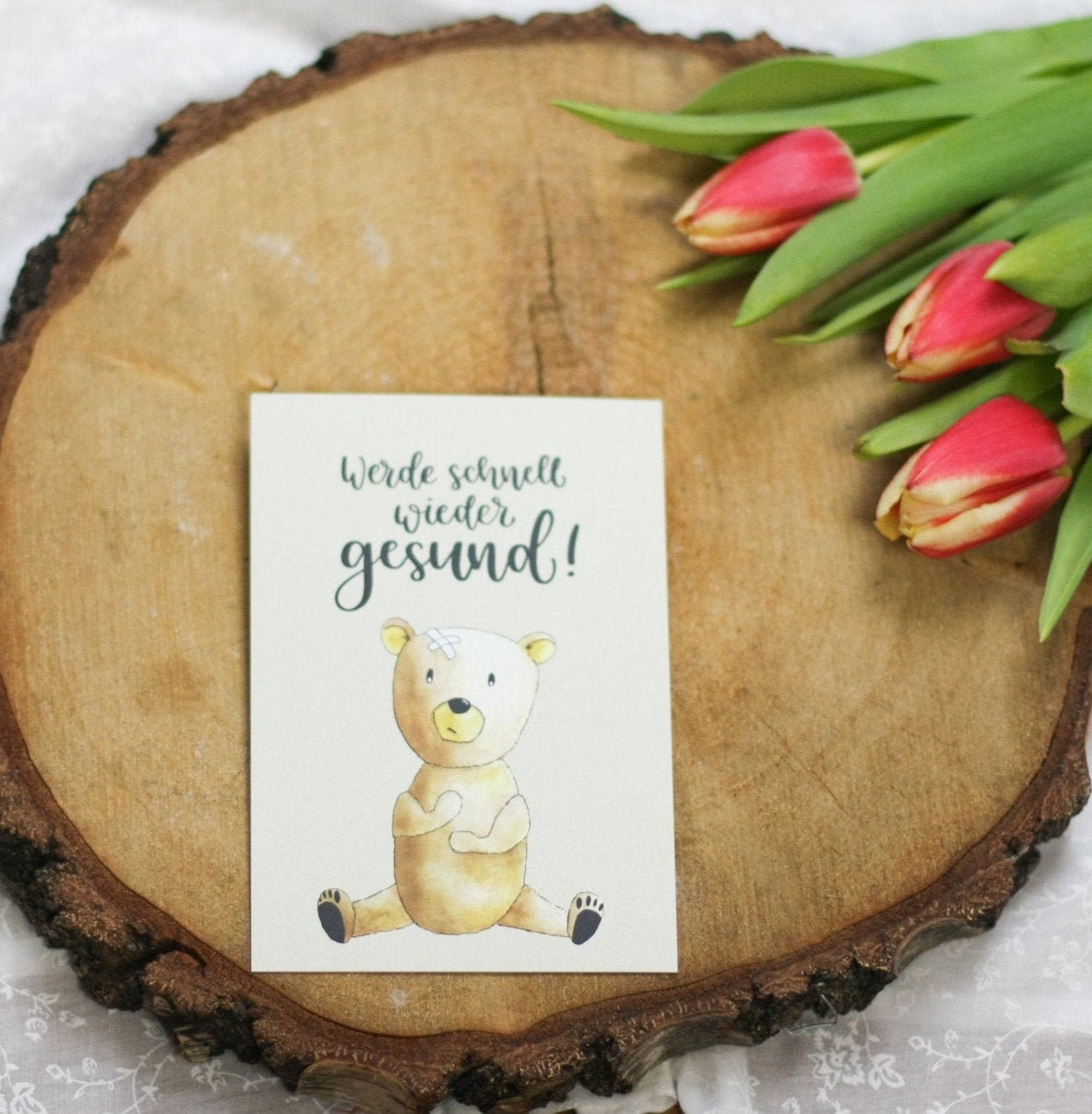 Postkarte "Werde schnell wieder gesund!" mit süßem Bär