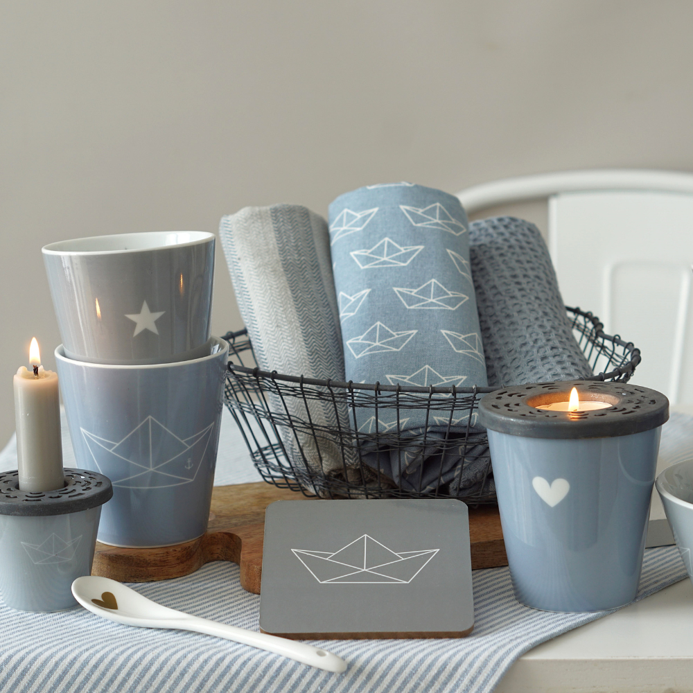 Tasse hellblau, "Papierboot-/schiffchen", Happy mug