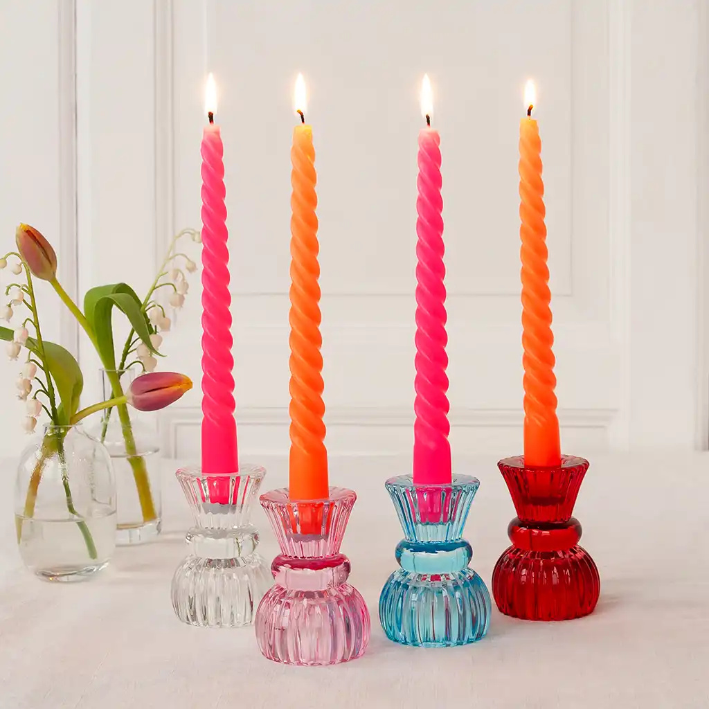 Gedrehte Kerzen, leuchtendes Pink und Orange (4er-Set)