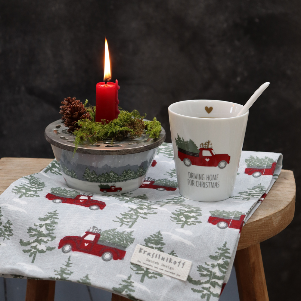 Tasse "driving home for Christmas", roter Truck