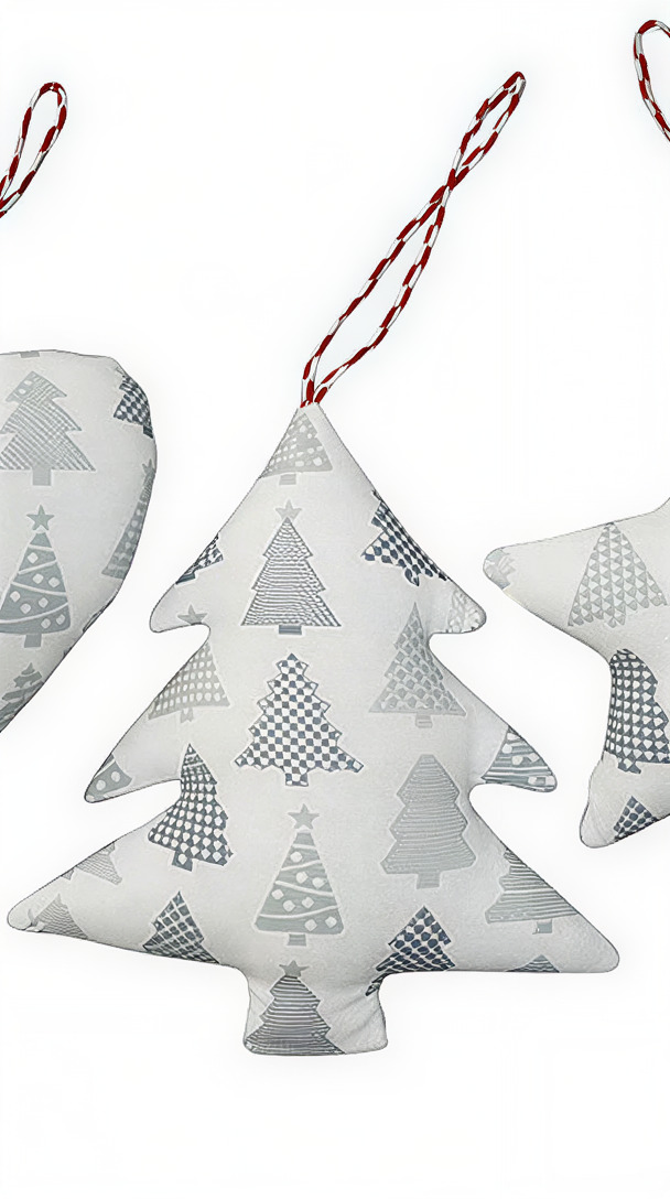 Anhänger von Krasilnikoff aus Stoff, Tannenbaum mit Tannenbäumen