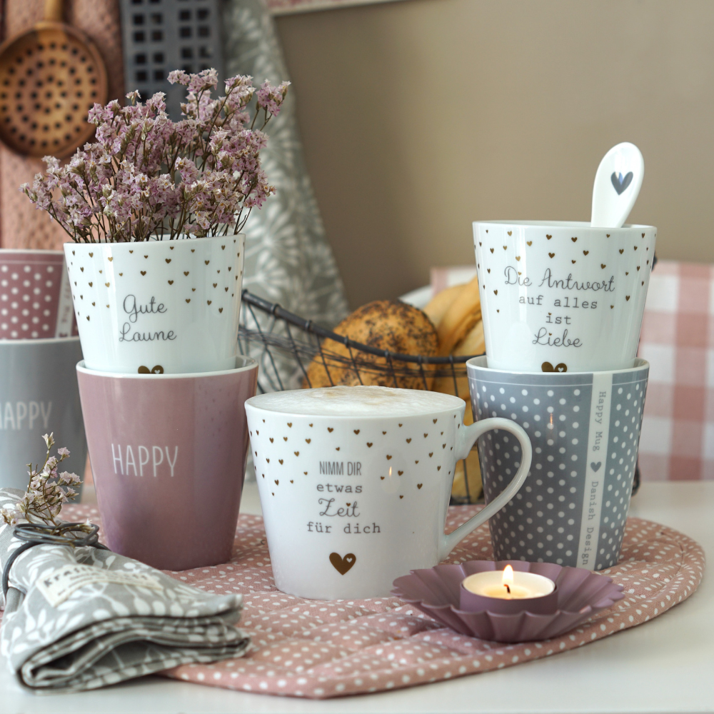 Tasse "Die Antwort auf alles ist Liebe", grau/gold