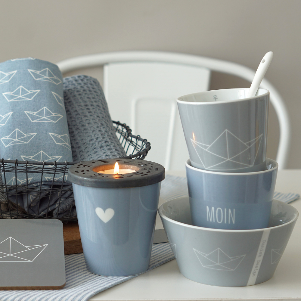 Tasse hellgrau, "Papierboot-/schiffchen", Happy mug