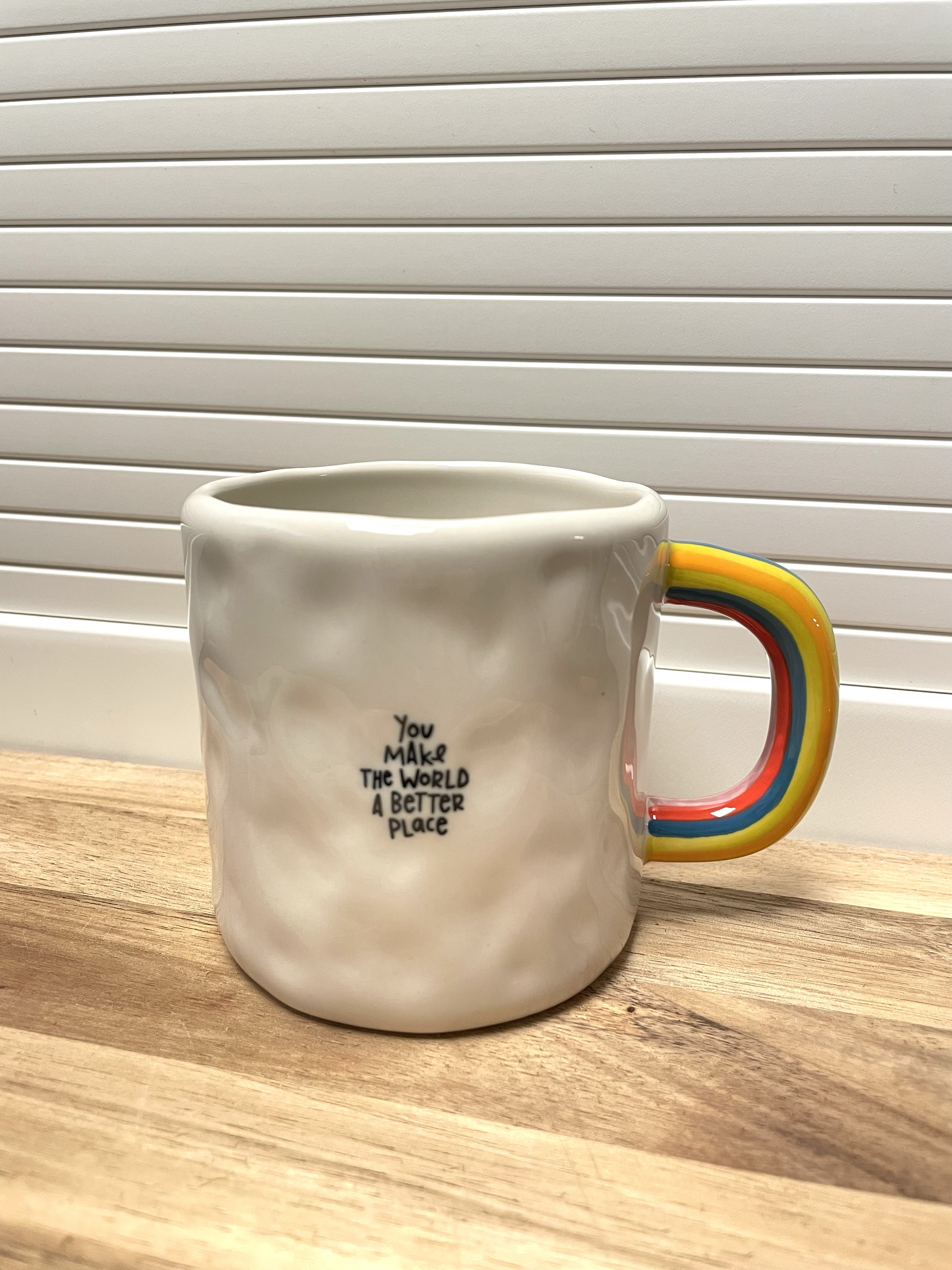 Tasse Regenbogengriff "you make the world a better place"