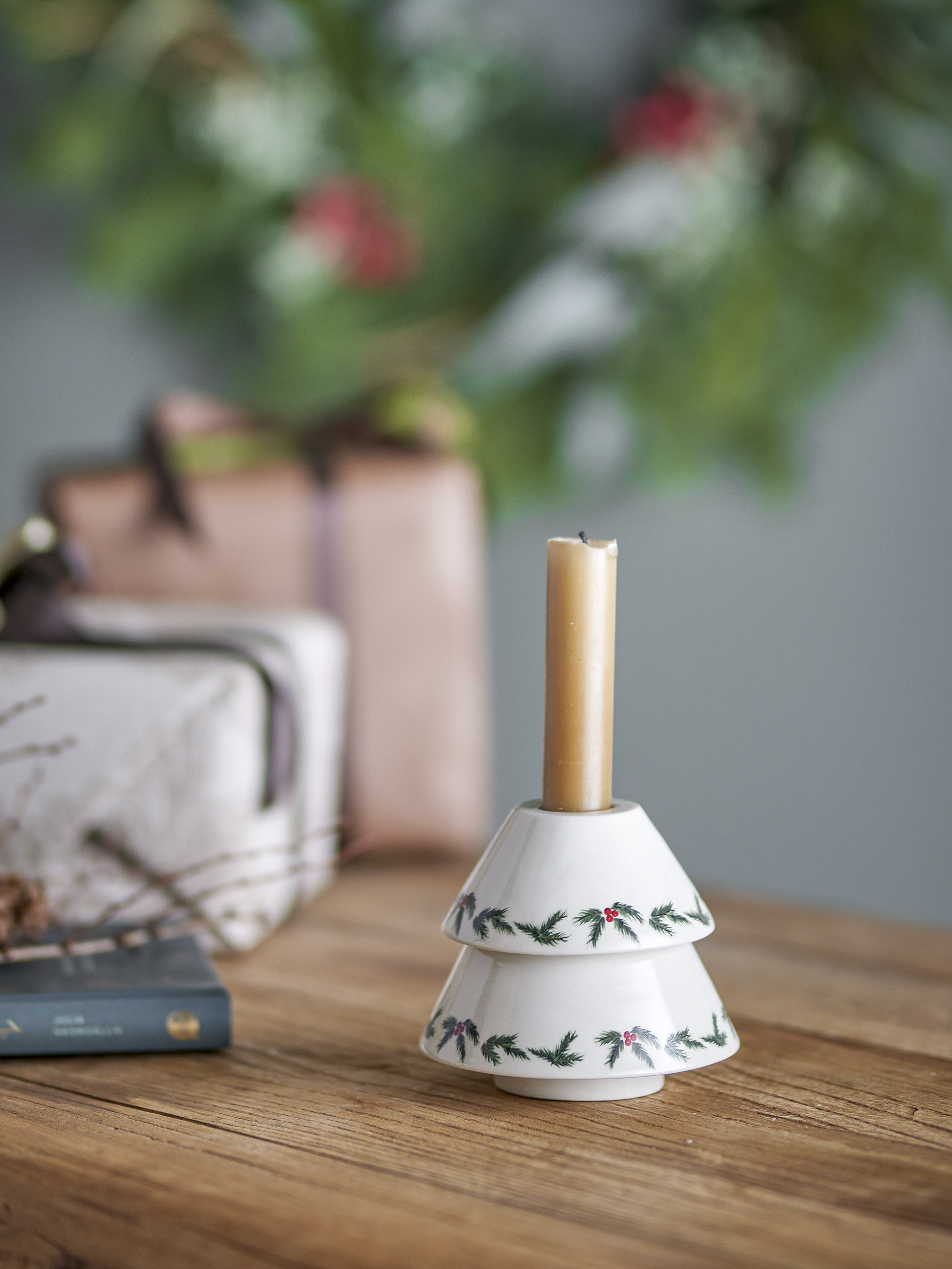 Kerzenständer von Bloomingville, Tannenbaum-Form, Steingut