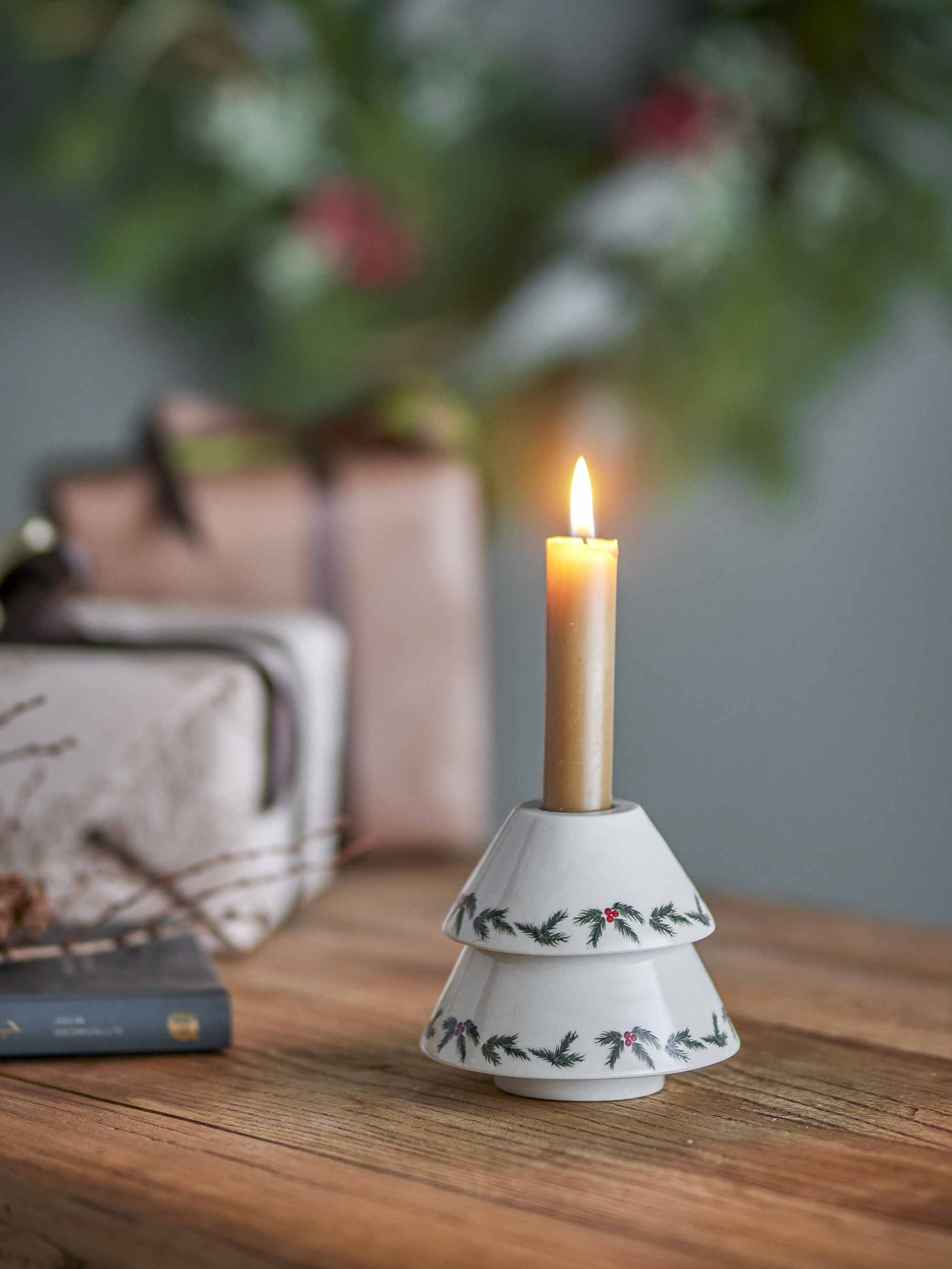 Kerzenständer von Bloomingville, Tannenbaum-Form, Steingut