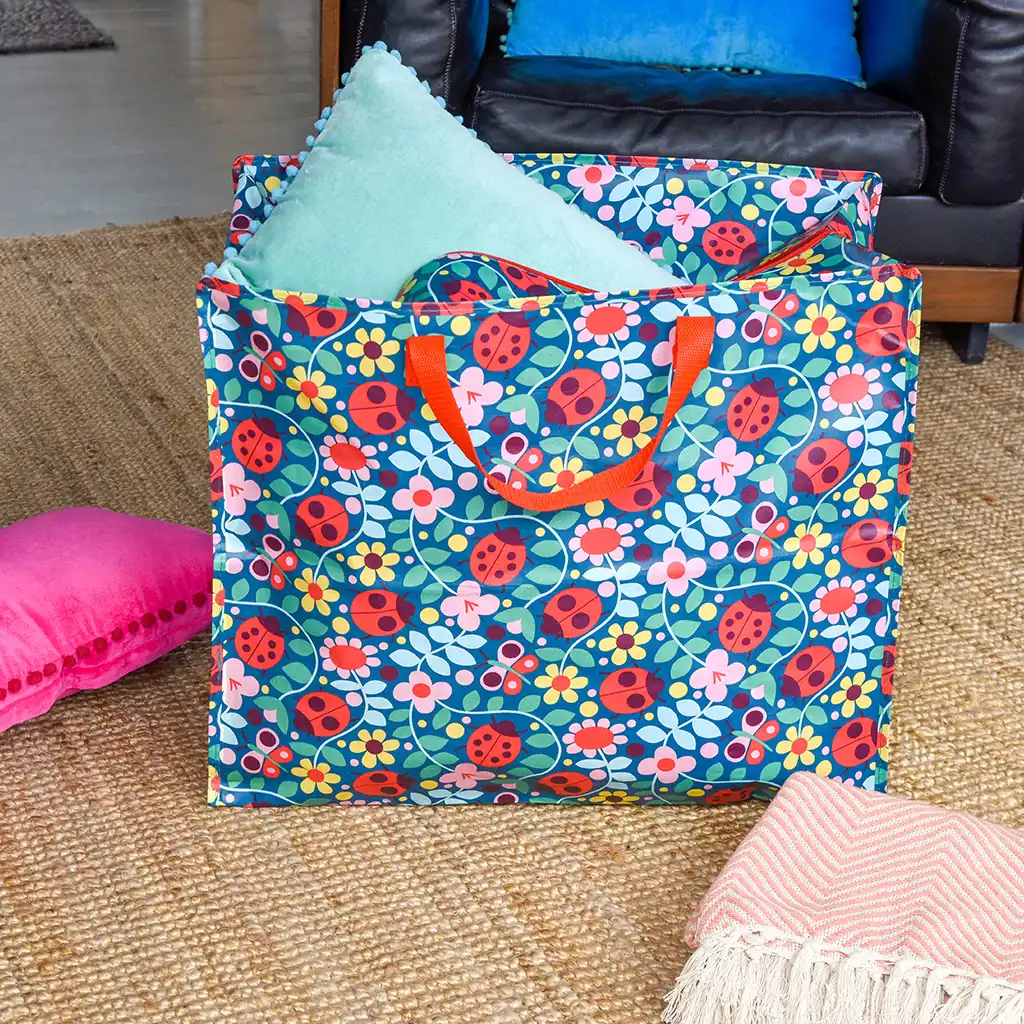Große Tasche mit Marienkäfer und Blumen