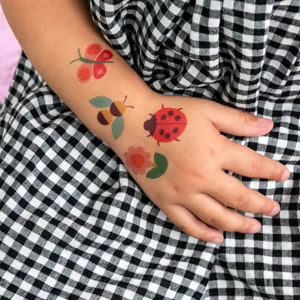 Tattoos "Lady Bird" Marienkäfer, Bienen, Schmetterlinge, Blumen