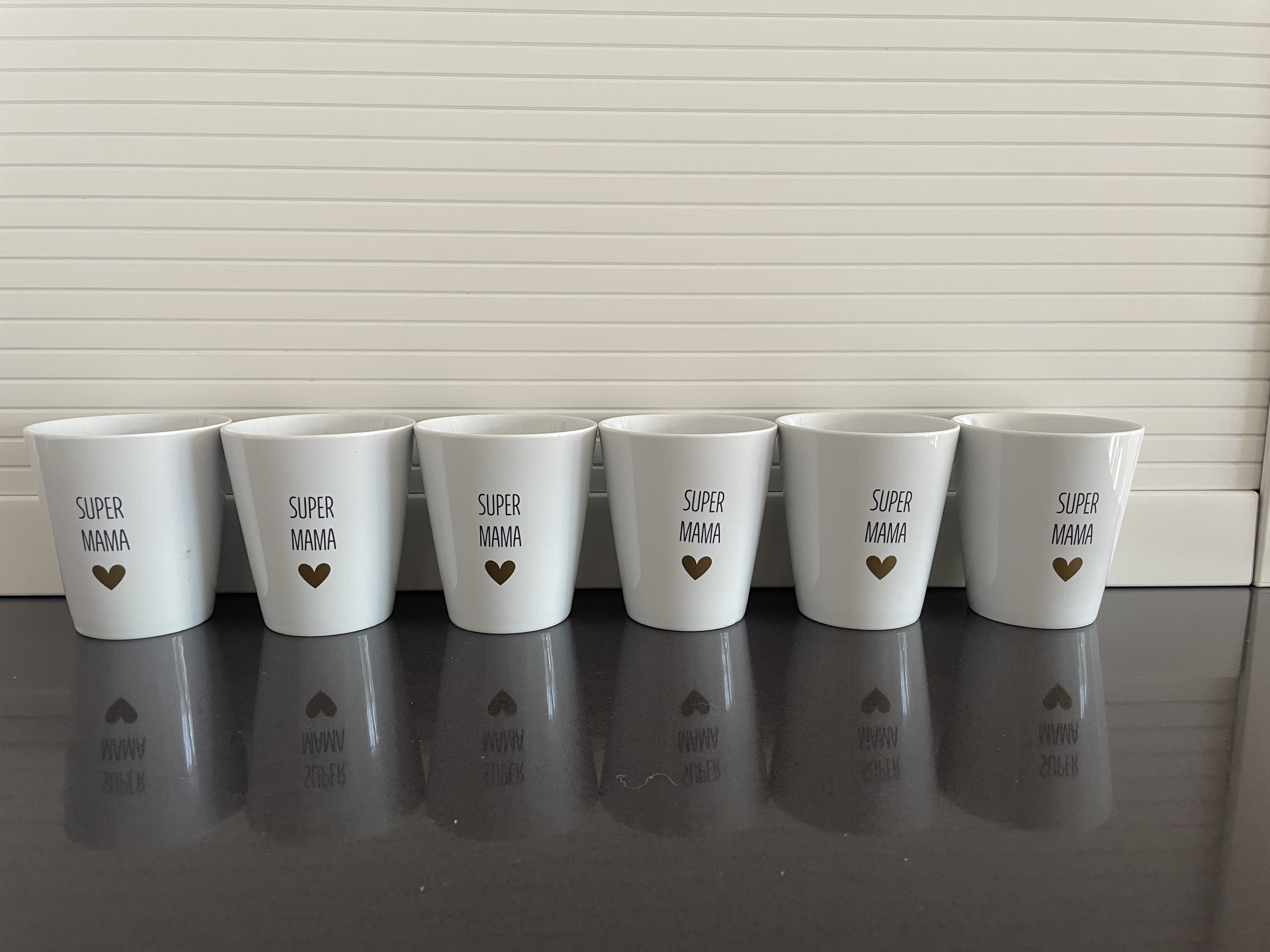 (2. Wahl) Tasse "Super Mama", grau mit goldenem Herz